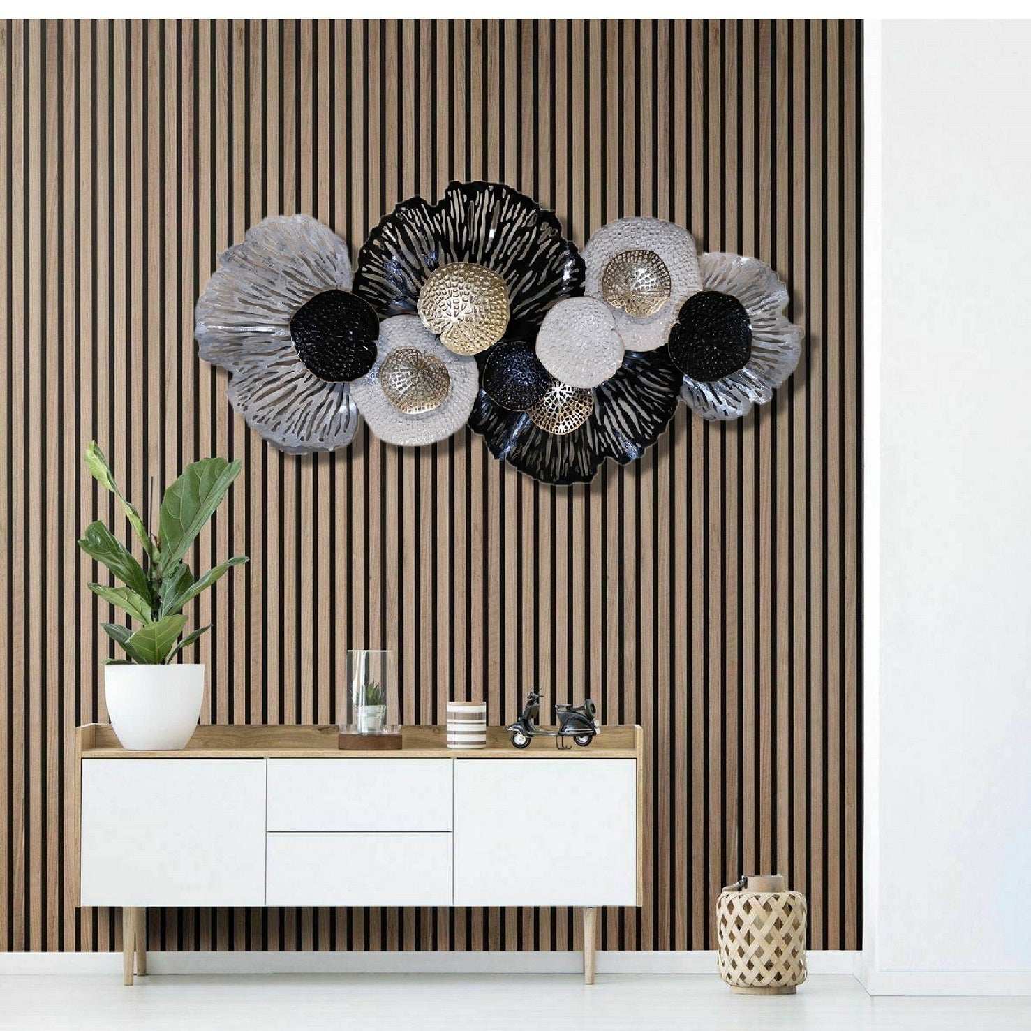 Metal Wall Art Large Flower Black & White HW02850
