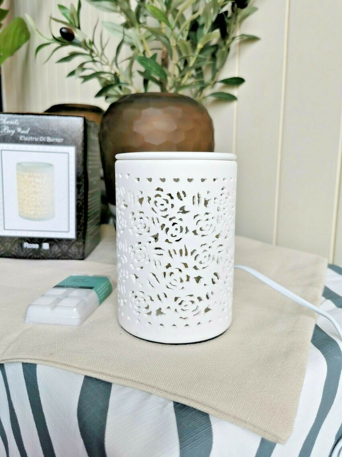 15x10 Ceramic Electric Oil Burner-White Rose b02535
