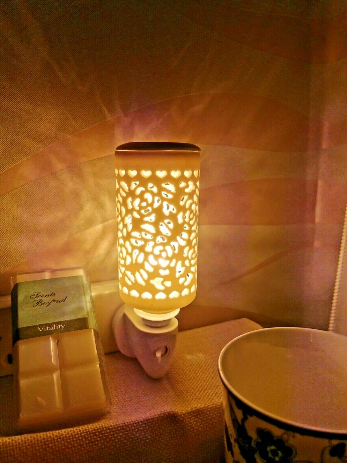 Elect Nightlight Oil Burner -Rose b02540