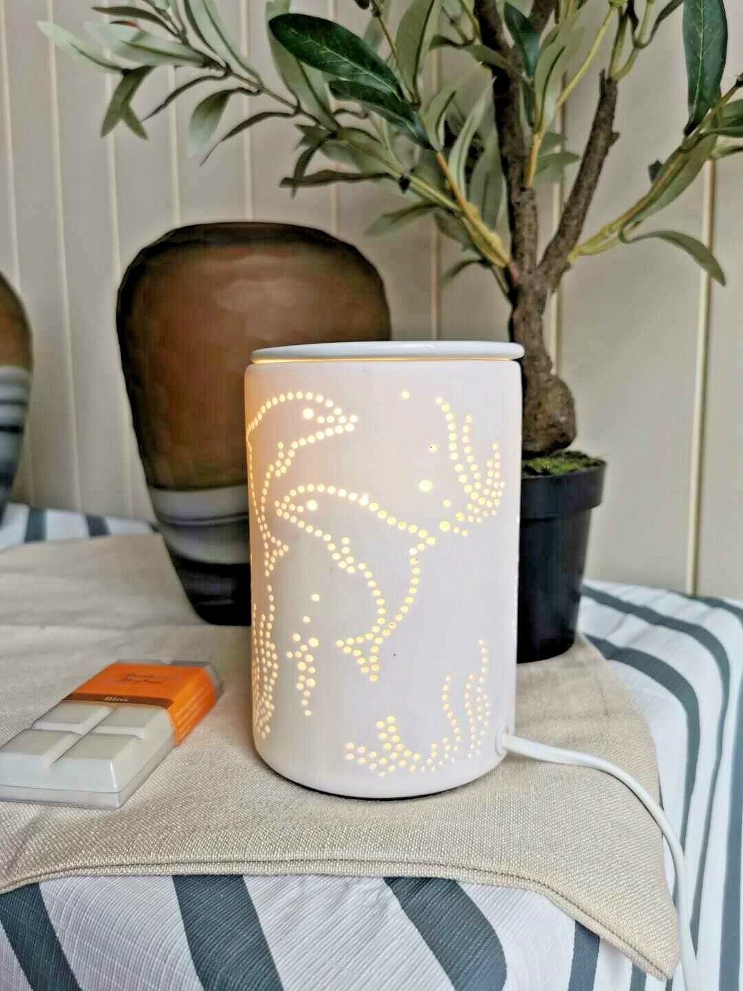 White Dolphins Oil Burner b02691